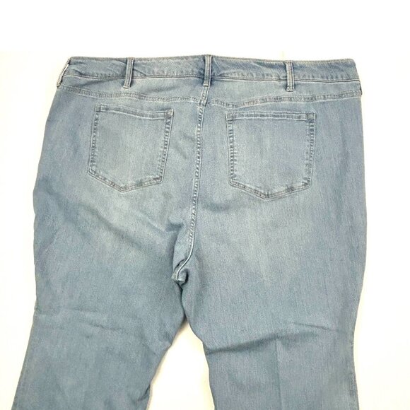 Torrid Crop Women's size 26P Light Wash Blue Denim Jeans - Picture 4 of 4